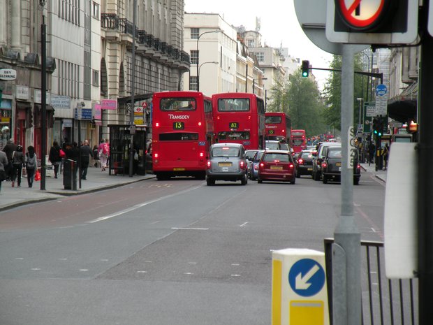  autobus rouges, Baker Street